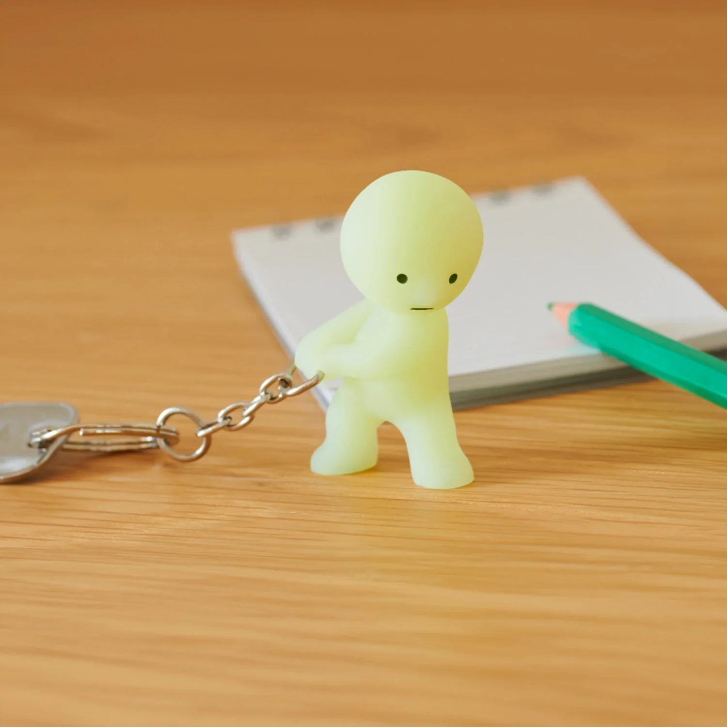 Smiski: Keychain - Carrying Key Figure - Image 4