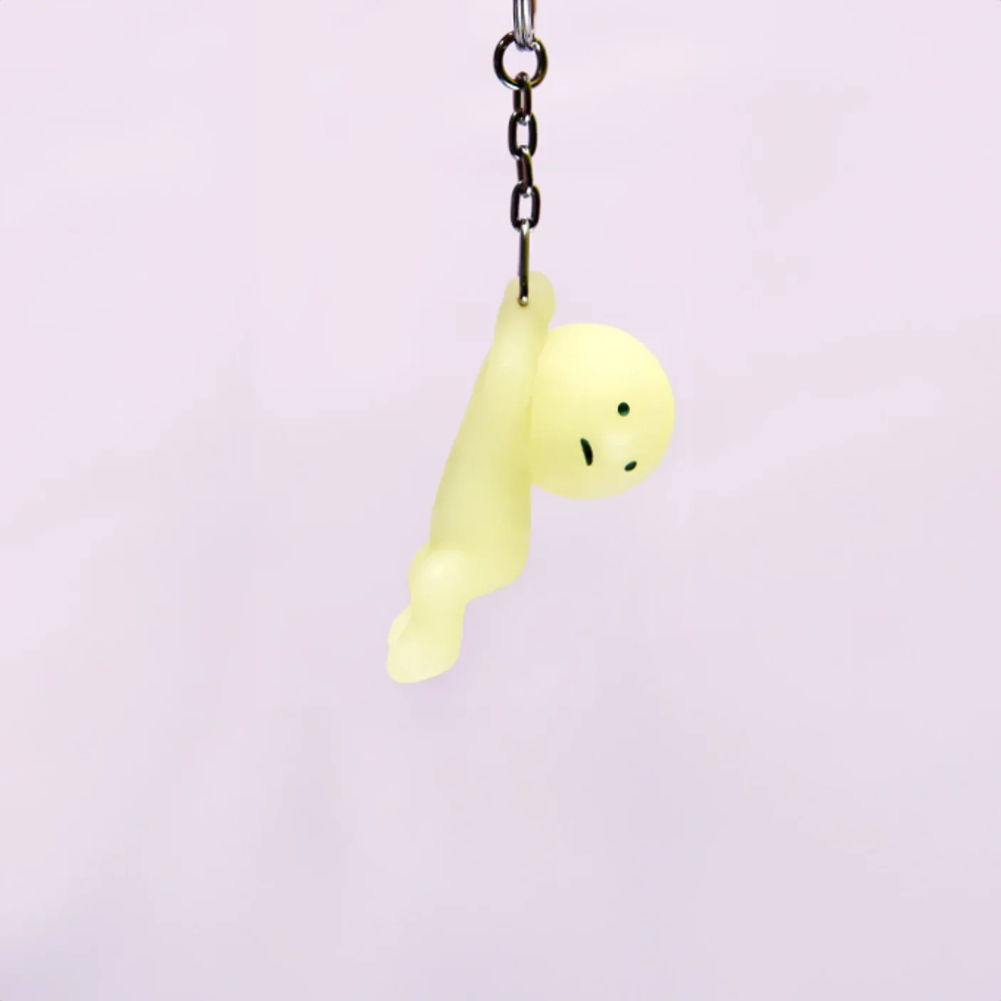 Smiski: Keychain - Grabbing Key Figure - Image 5